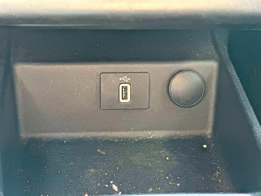 Used 2018 Ford Fusion SE w/ Equipment Group 601A FWD image 25