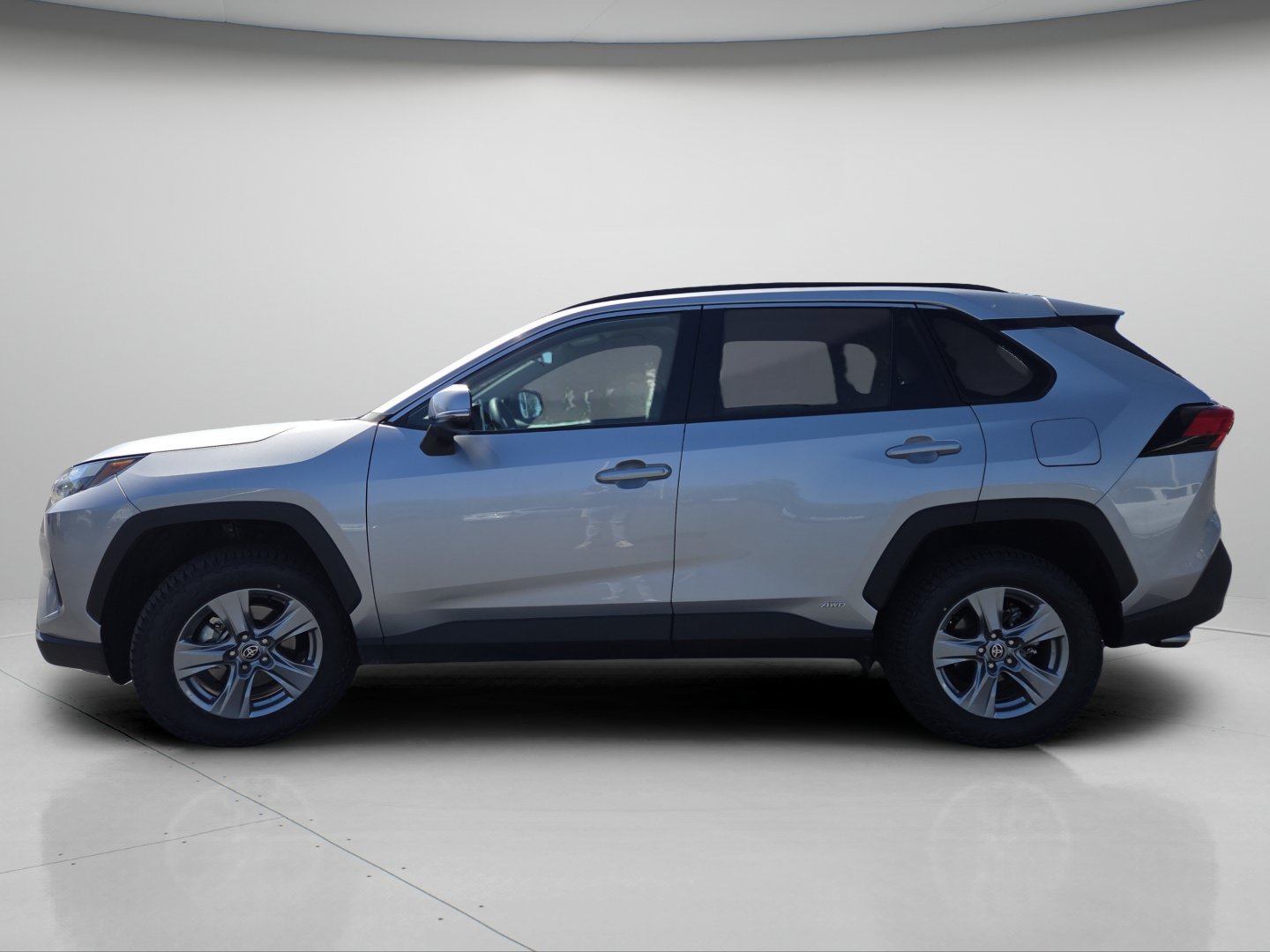 Used 2025 Toyota RAV4 XLE AWD/4WD image 20