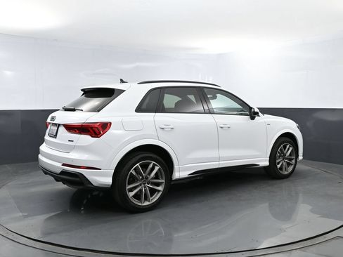 Used 2025 Audi Q3 2.0T Premium w/ Black Optic Sport Package AWD/4WD image 22