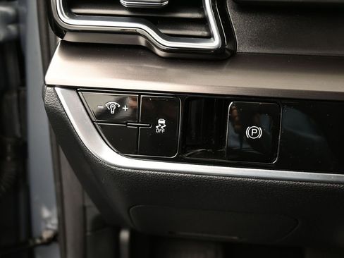 Used 2025 Kia Sportage EX image 35