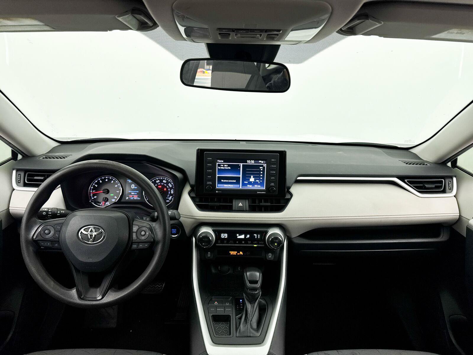 Used 2020 Toyota RAV4 XLE w/ Convenience Package FWD image 24