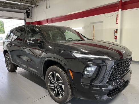 New 2026 Buick Enclave Sport Touring w/ Super Cruise Package image 3