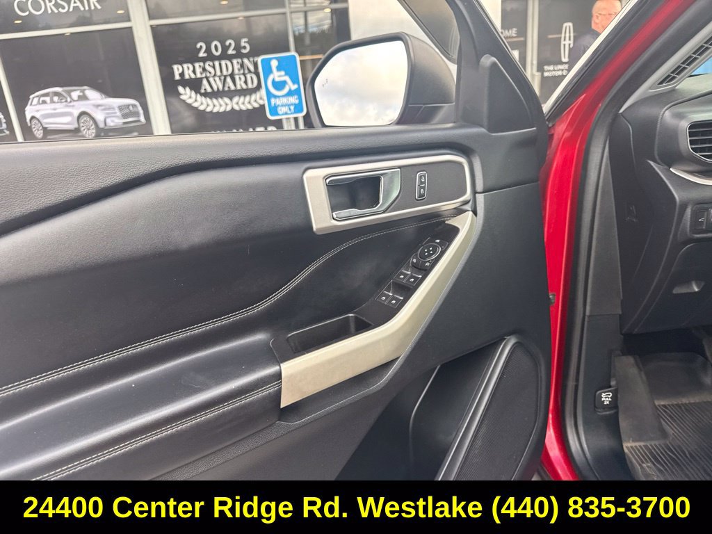 Used 2020 Ford Explorer XLT w/ Equipment Group 202A AWD/4WD image 18