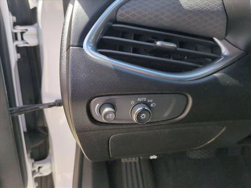 Used 2020 Chevrolet Malibu LT image 13