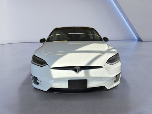 Used 2016 Tesla Model X 90D image 2