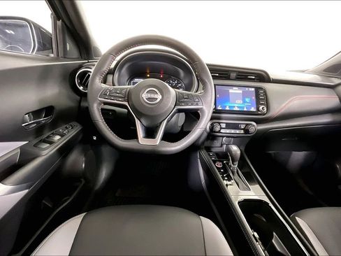 Used 2024 Nissan Kicks SR w/ SR Premium Package image 7