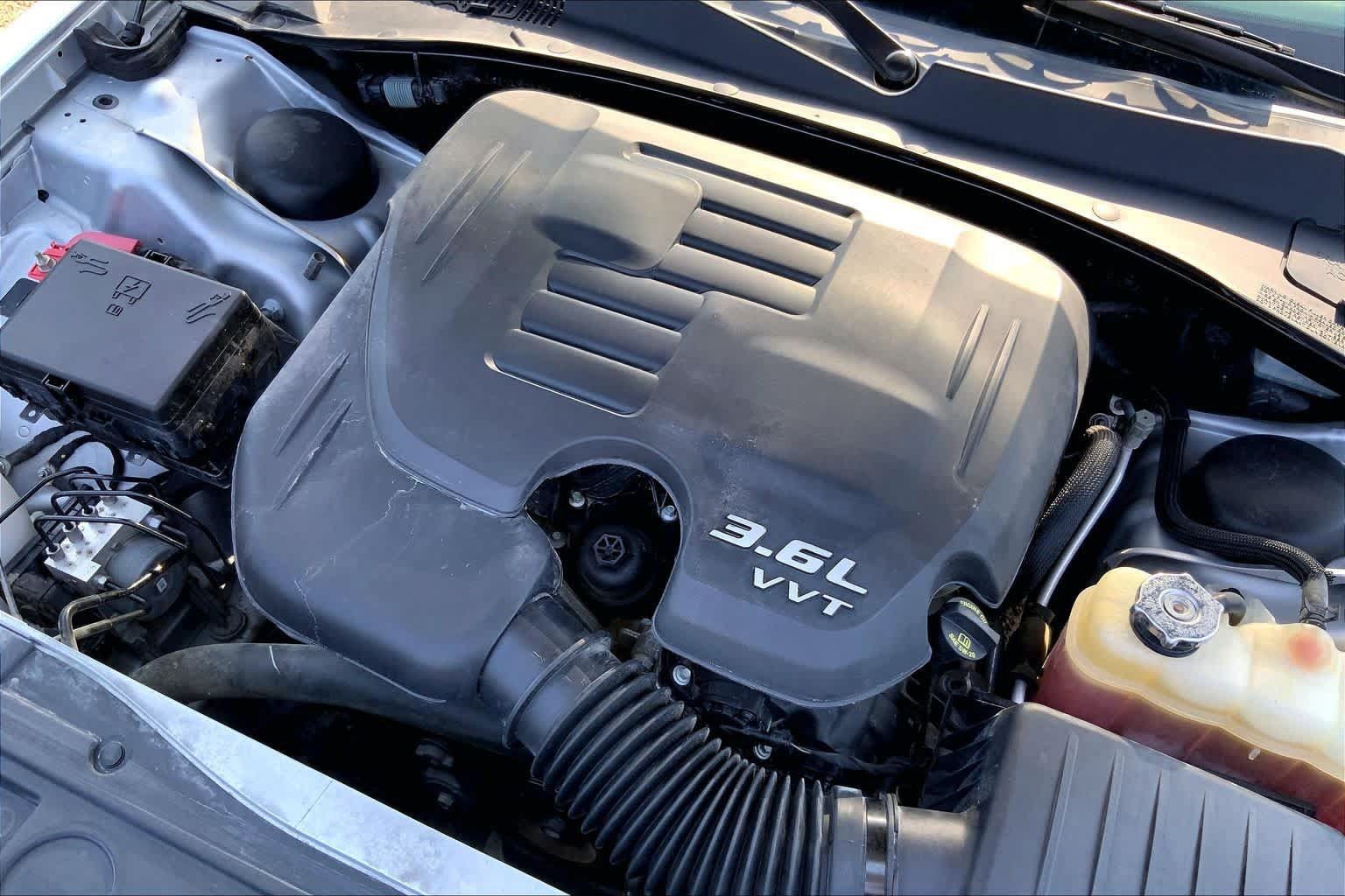 Used 2022 Chrysler 300 Touring w/ Sport Appearance Package RWD image 33