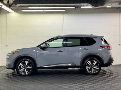 Used 2023 Nissan Rogue SL w/ SL Premium Package image 3