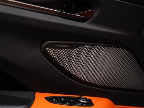 Used 2025 Aston Martin V8 Vantage Coupe RWD image 23