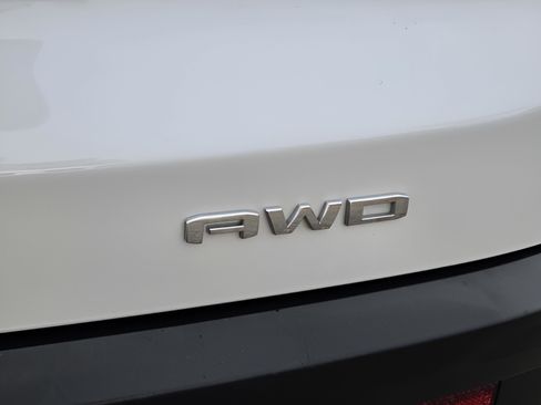 Used 2023 GMC Acadia SLT w/ Technology Package image 14