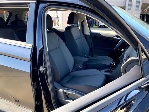 Used 2018 Volkswagen Tiguan S image 8