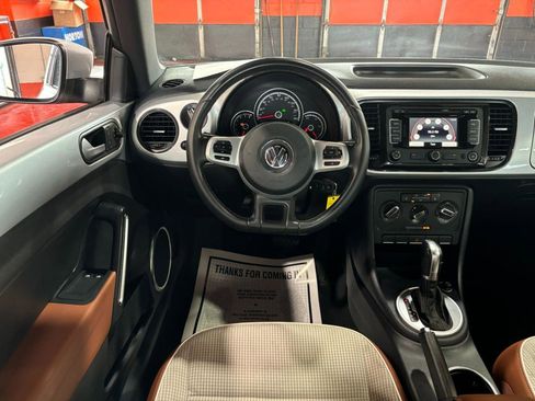 Used 2015 Volkswagen Beetle 1.8T Classic image 16
