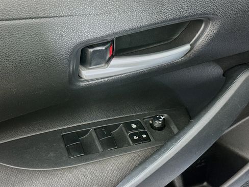 Used 2020 Toyota Corolla LE w/ LE Convenience Package image 15