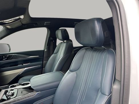 Certified 2025 Cadillac Escalade IQ Luxury 2 w/ LPO, Premium Carpet Package image 22