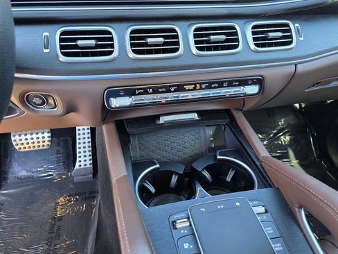 Used 2024 Mercedes-Benz GLS 450 4MATIC image 20