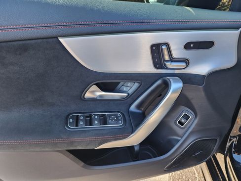 Used 2025 Mercedes-Benz CLA 250 image 23