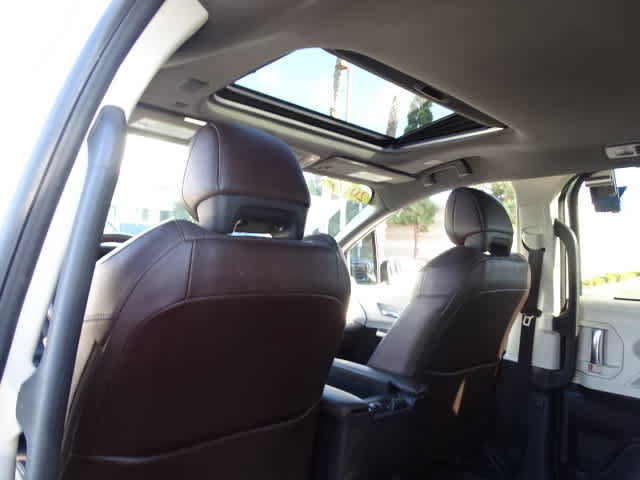 Used 2024 Toyota Sienna Platinum FWD image 21