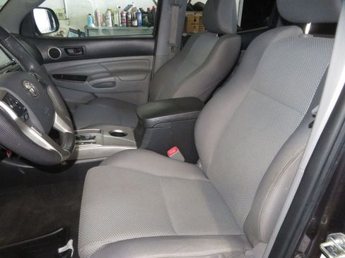 Used 2014 Toyota Tacoma 4x4 Double Cab w/ TRD Sport Package image 19