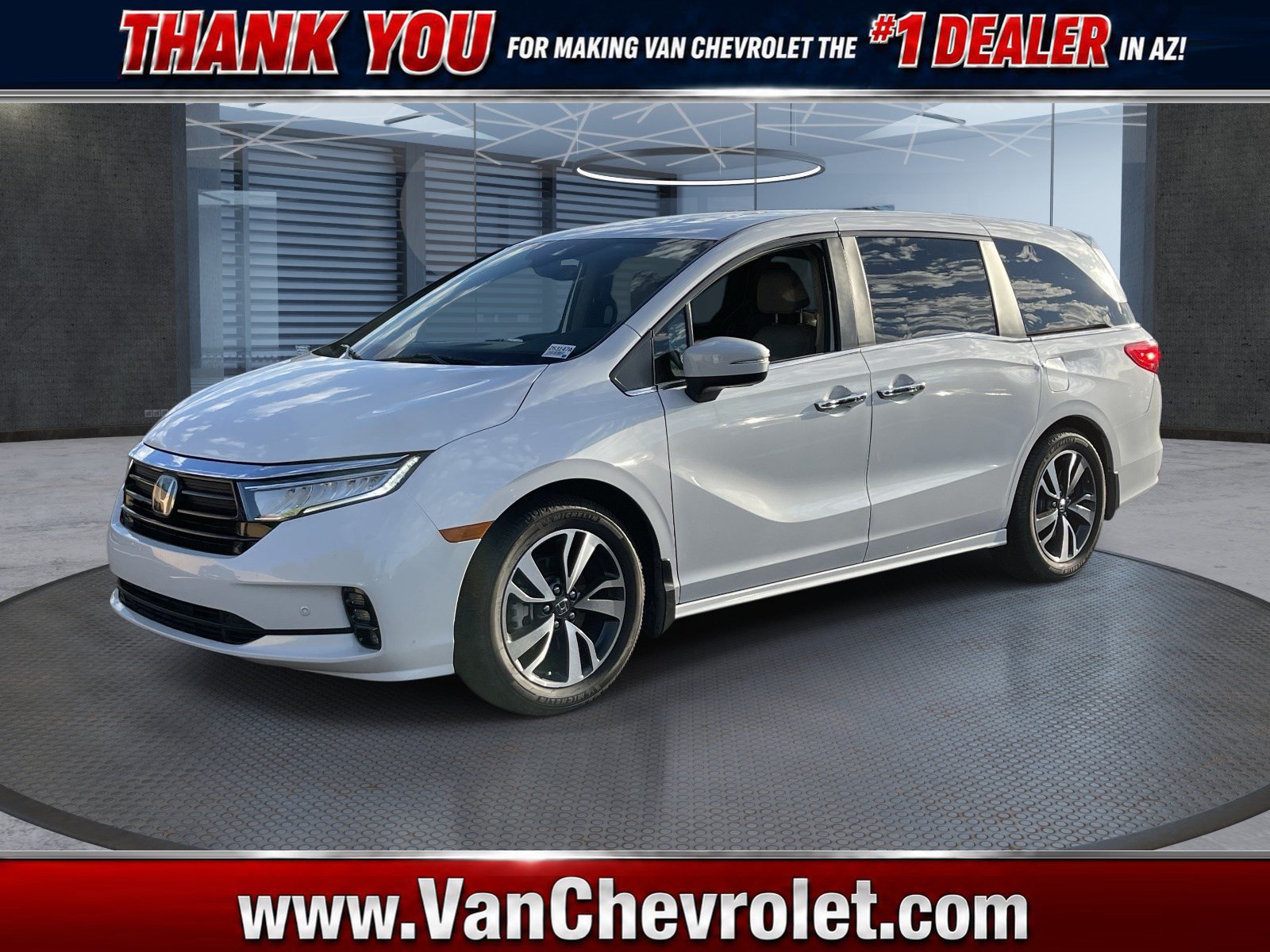 Used 2024 Honda Odyssey Touring image 1