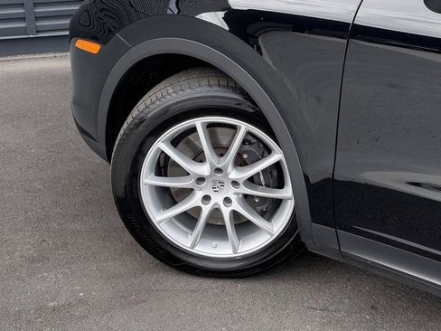 Certified 2024 Porsche Cayenne image 12