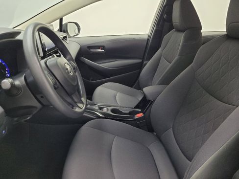 Used 2021 Toyota Corolla LE image 17