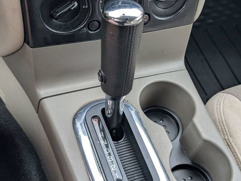 Used 2007 Ford Explorer Sport Trac XLT RWD image 18