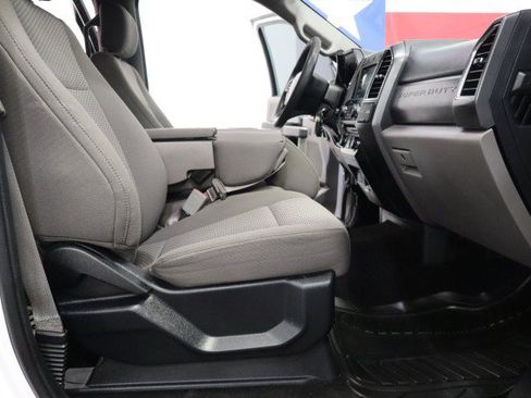 Used 2018 Ford F250 XLT w/ XLT Premium Package AWD/4WD image 8