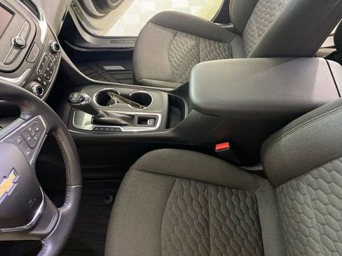 Used 2020 Chevrolet Equinox LT w/ Driver Convenience Package image 44