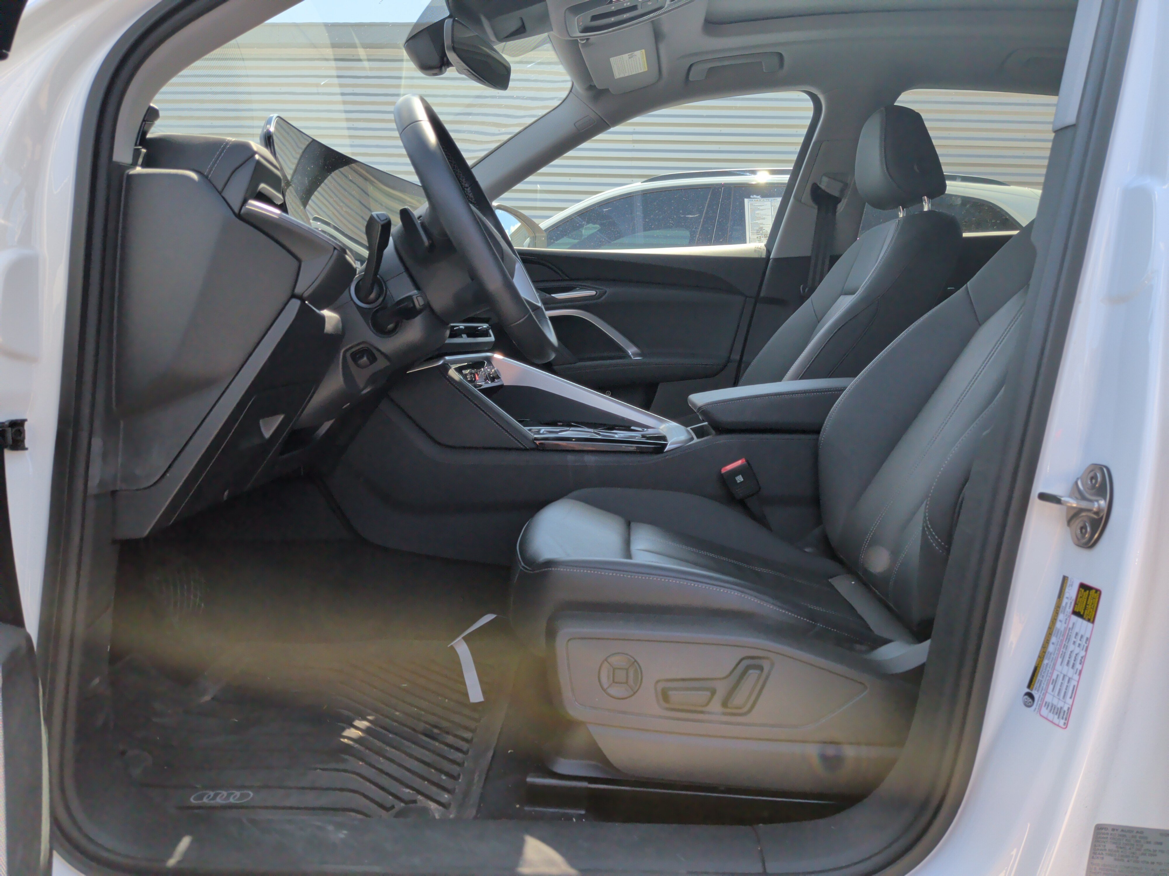 Used 2025 Audi Q5 Premium w/ Convenience Package AWD/4WD image 15