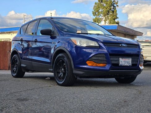Used 2015 Ford Escape S FWD image 8