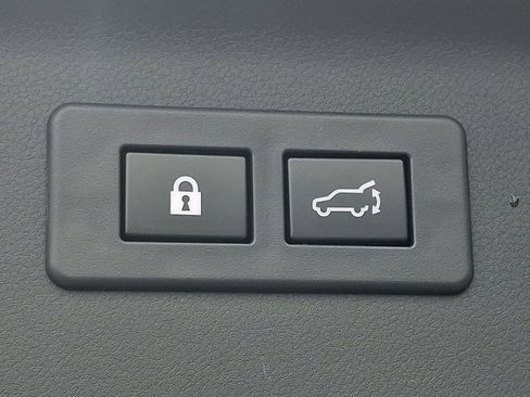 Used 2025 Subaru Forester Sport image 29