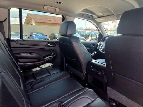 Used 2020 Chevrolet Suburban LT image 37