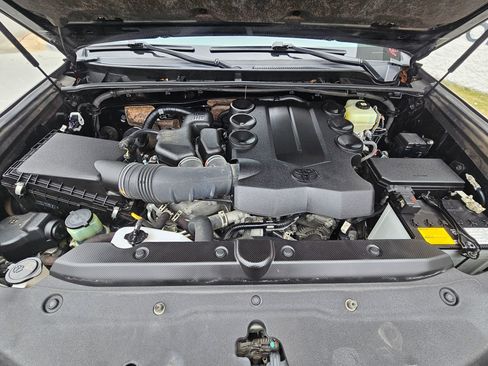 Used 2022 Toyota 4Runner Limited image 32