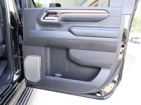 Used 2024 Chevrolet Silverado 2500 High Country w/ High Country Premium Package AWD/4WD image 43