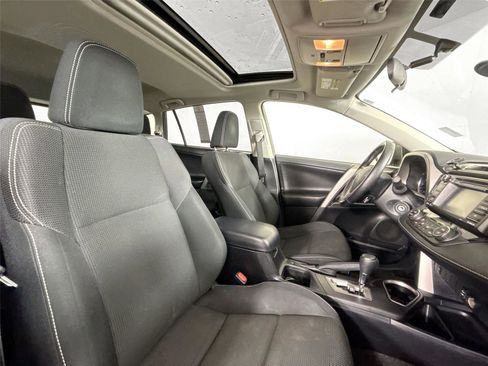 Used 2016 Toyota RAV4 XLE image 41