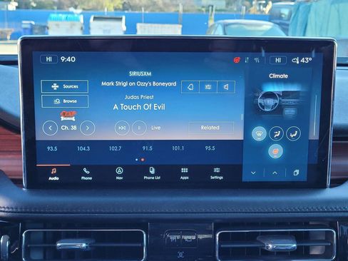 Used 2023 Lincoln Nautilus Reserve image 25