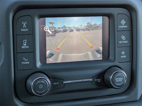 Used 2020 Jeep Gladiator Sport image 21