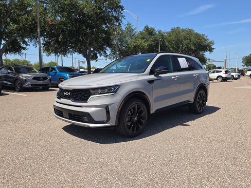 Certified 2023 Kia Sorento SX AWD/4WD image 4