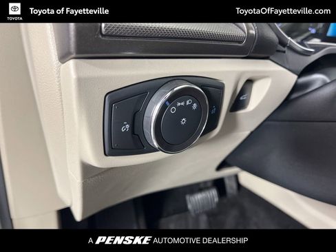Used 2018 Ford Fusion SE image 26