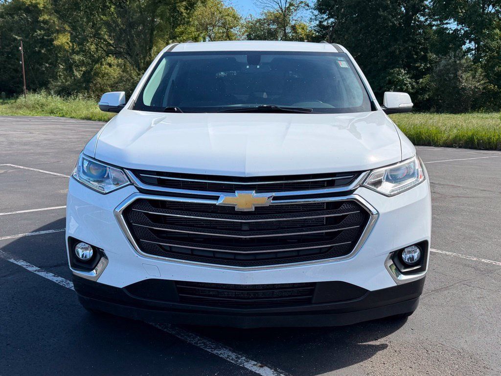 Used 2021 Chevrolet Traverse LT FWD image 2