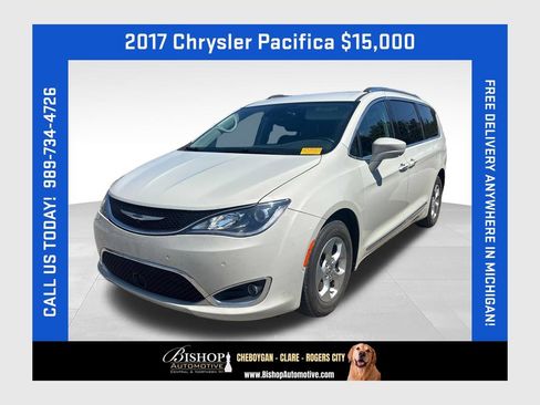 Used 2017 Chrysler Pacifica Touring-L Plus w/ Advanced Safetytec Group FWD image 1