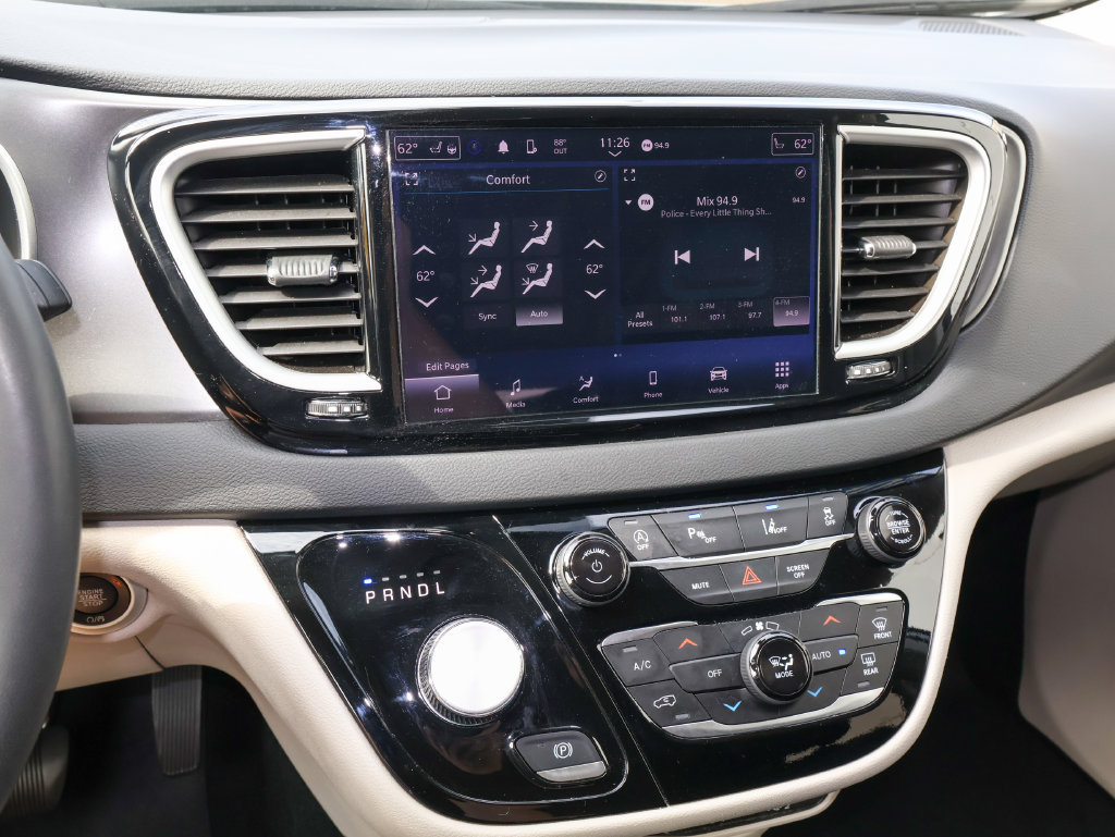 Used 2024 Chrysler Pacifica Touring-L FWD image 21