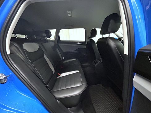 Used 2022 Volkswagen Taos SEL image 17