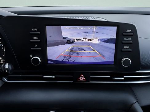 Used 2021 Hyundai Elantra SE image 35