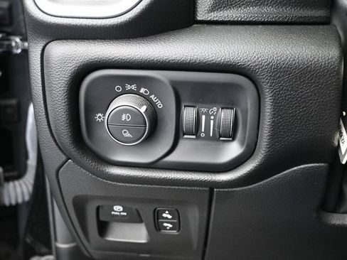 Used 2025 RAM 1500 Big Horn AWD/4WD image 34
