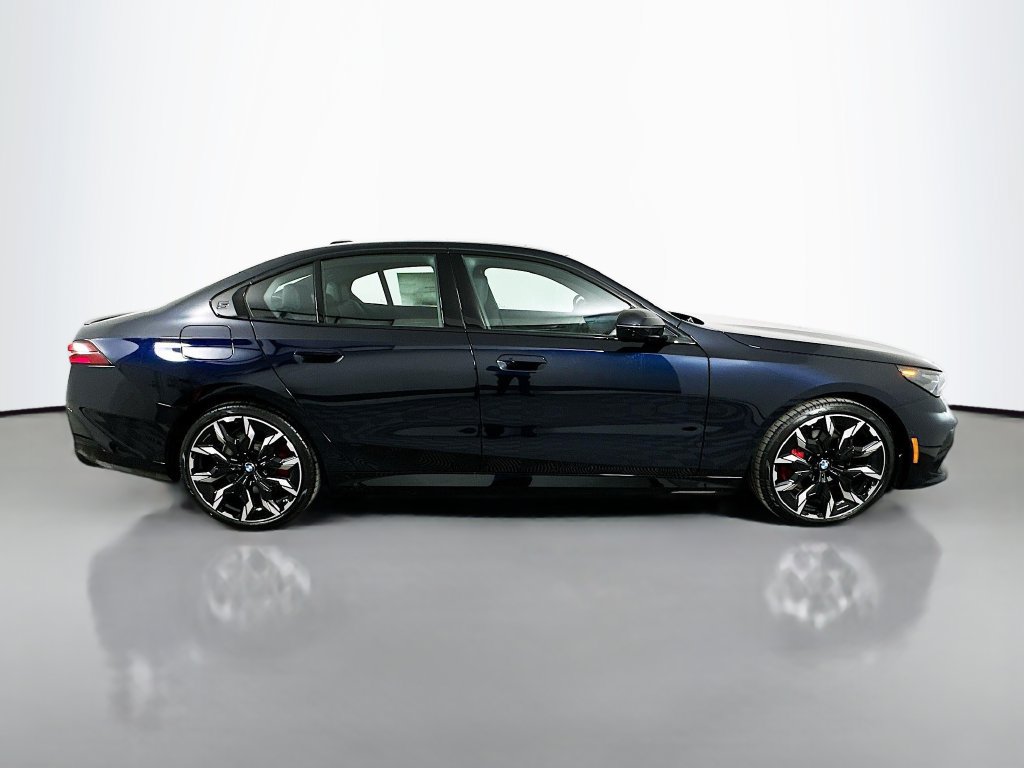 Used 2026 BMW 550e xDrive AWD/4WD image 4