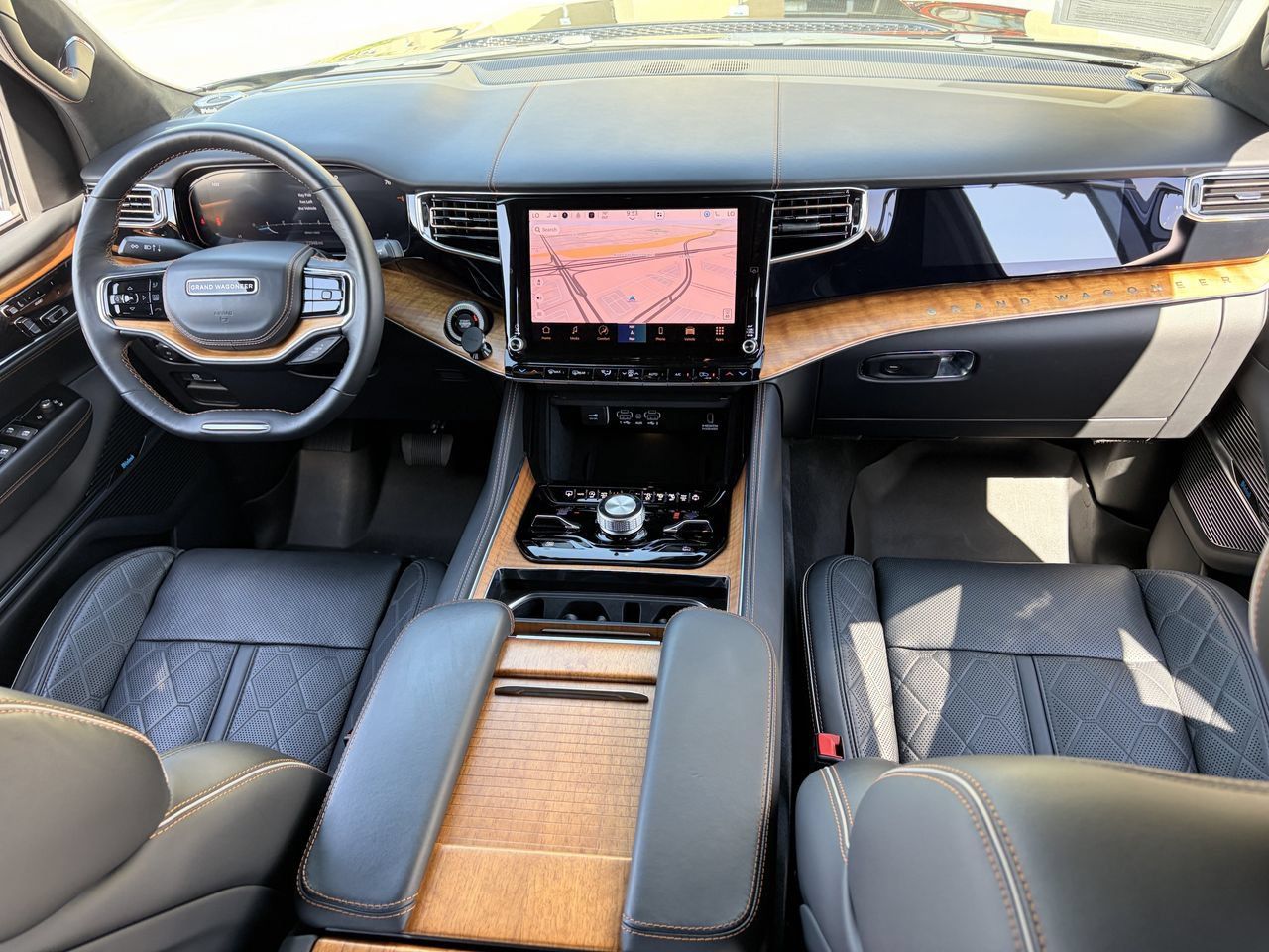 Used 2023 Jeep Grand Wagoneer Series III AWD/4WD image 15