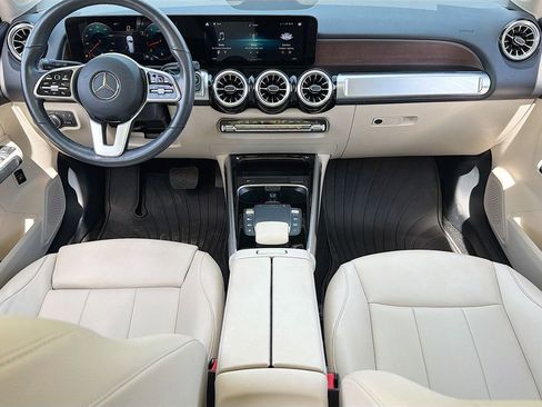 Used 2022 Mercedes-Benz GLB 250 4MATIC image 39