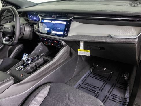 New 2026 Jeep Cherokee Laredo AWD/4WD image 40