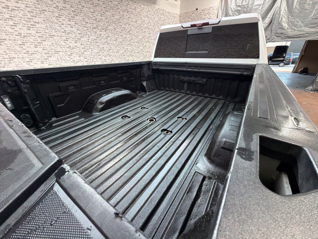 Used 2021 GMC Sierra 2500 AT4 w/ AT4 Premium Plus Package AWD/4WD image 14